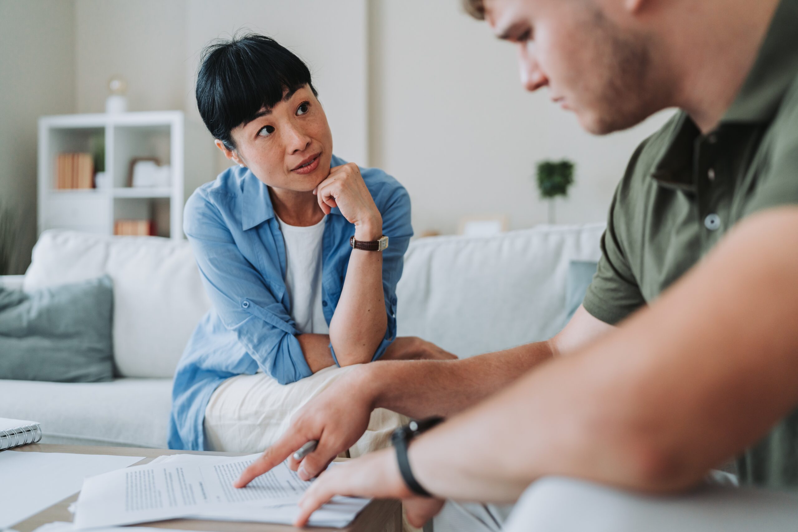 tutor,professor,japanese,woman,learn,and,have,private,class,with